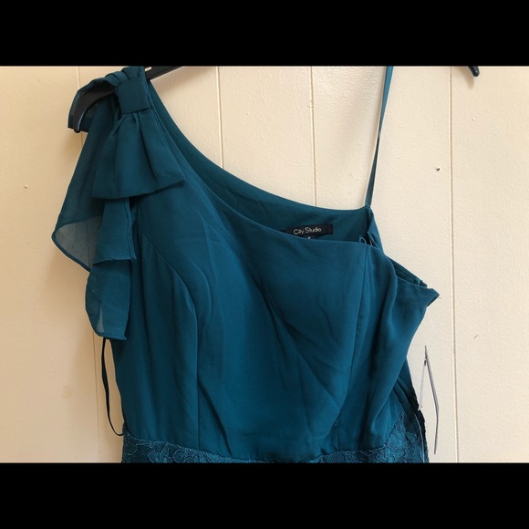 Formal Dress - Picture 3 of 3